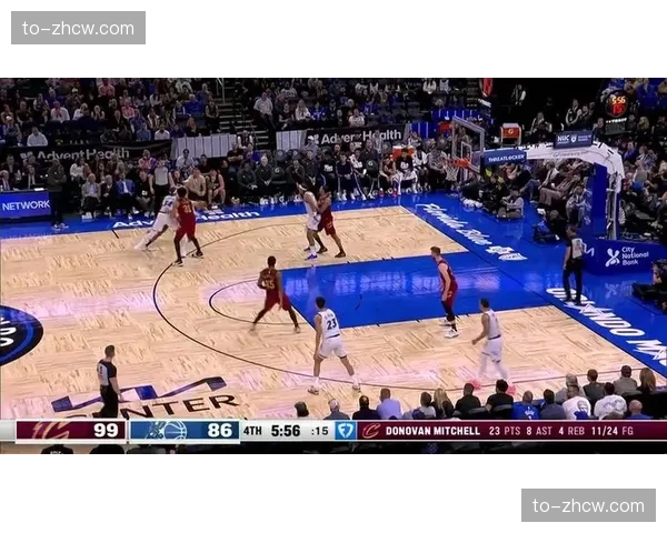 魔术班凯罗第三节爆发 单节17分扛起球队追分重任